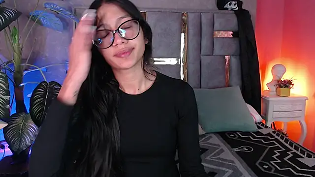 Tyla Ks online show from 10-24-25, 07:57