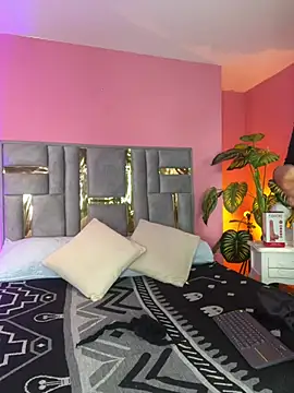 Tyla Ks online show from 03-20-25, 07:35