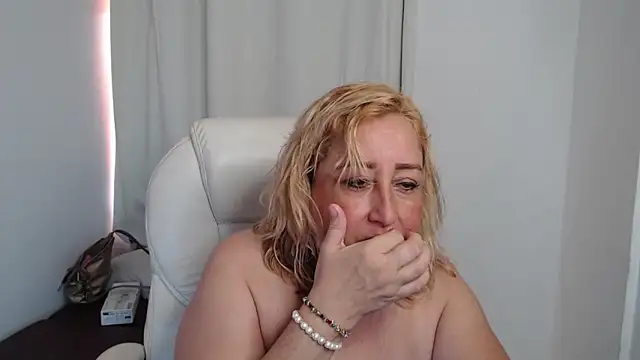 Mature 2025 online show from 10-14-25, 06:41