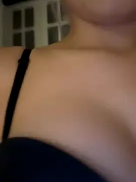 laraaaaaa online show from 12-04-25, 05:56