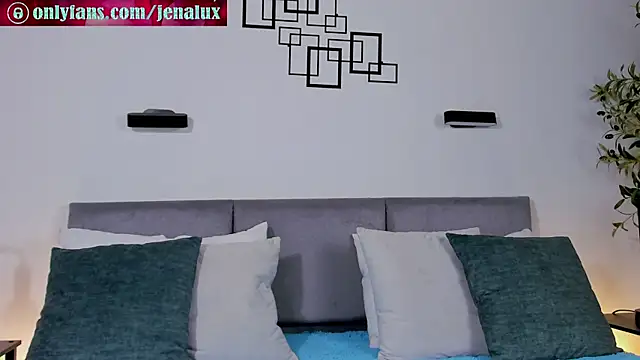 Snapshot of jennalux_ chatting on 08-05-26, 12:37 jennalux online show from 08-05-26, 12:37