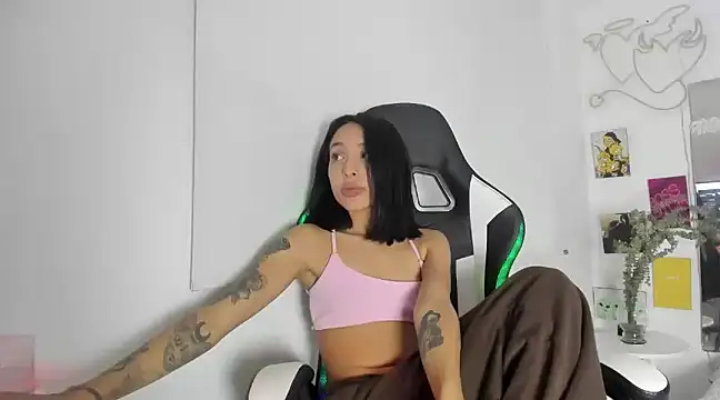 agaataa  online show from 03-10-25, 08:28