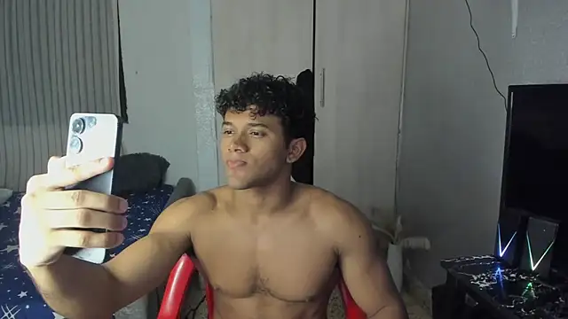 Snapshot of Fox2evans chatting on 03-04-26, 08:11 Fox2evans online show from 03-04-26, 08:11