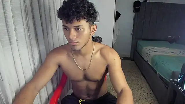 Snapshot of Fox2evans chatting on 02-15-26, 08:08 Fox2evans online show from 02-15-26, 08:08