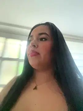 Snapshot of _SARA_69 chatting on 10-29-25, 09:47  SARA 69 online show from 10-29-25, 09:47