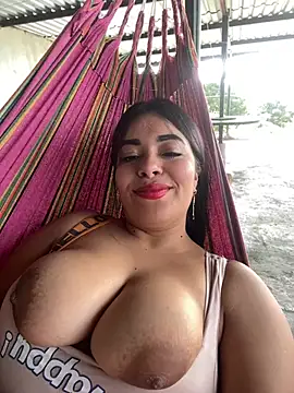 Snapshot of _SARA_69 chatting on 04-26-26, 01:52 SARA 69 online show from 04-26-26, 01:52