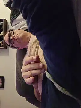 Smallone327 online show from 03-15-26, 05:47