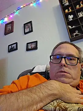 Smallone327 online show from 10-04-25, 08:43