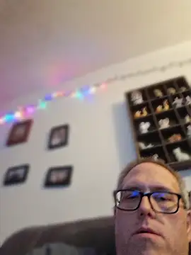 Smallone327 online show from 05-18-26, 03:50
