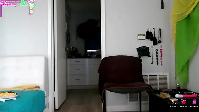 Queenanitadix online show from 06-26-26, 03:51
