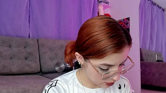 Snapshot of MelaniJhonson chatting on 04-30-26, 02:29 MelaniJhonson online show from 04-30-26, 02:29