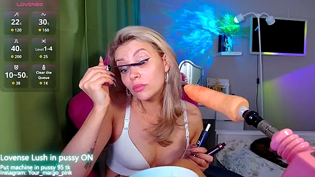 Snapshot of Margony chatting on 10-06-25, 04:13 Margony online show from 10-06-25, 04:13