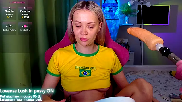 Snapshot of Margony chatting on 10-31-25, 03:58 Margony online show from 10-31-25, 03:58