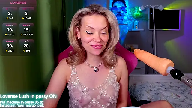 Snapshot of Margony chatting on 10-19-25, 05:43 Margony online show from 10-19-25, 05:43