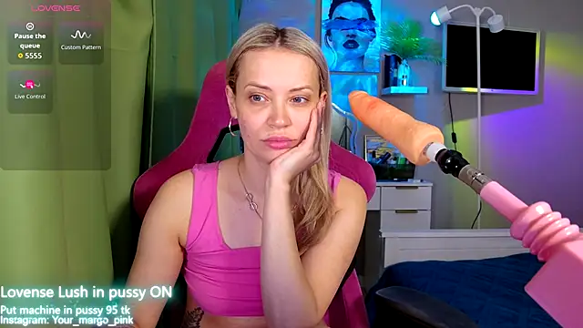 Snapshot of Margony chatting on 10-13-25, 07:10 Margony online show from 10-13-25, 07:10