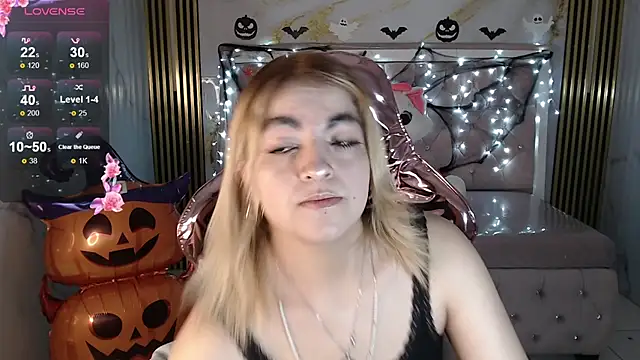 Snapshot of lili_conor_s chatting on 10-04-25, 03:41 lili conor s online show from 10-04-25, 03:41