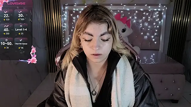 lili conor s online show from 11-07-25, 03:22