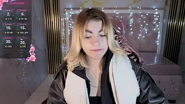 lili conor s online show from 11-11-25, 03:23