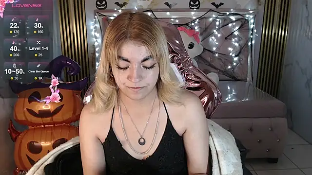 Snapshot of lili_conor_s chatting on 10-07-25, 04:13 lili conor s online show from 10-07-25, 04:13
