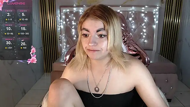 Snapshot of lili_conor_s chatting on 10-03-25, 03:41 lili conor s online show from 10-03-25, 03:41