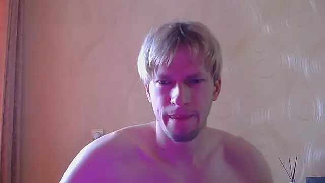 Snapshot of frama666 chatting on 05-15-26, 08:34 frama666 online show from 05-15-26, 08:34