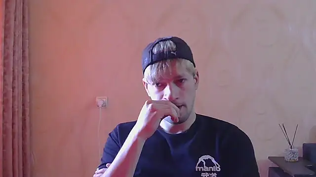 Snapshot of frama666 chatting on 05-06-26, 08:40 frama666 online show from 05-06-26, 08:40