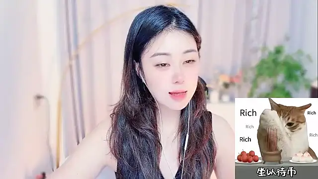 Snapshot of CC-777888 chatting on 06-25-26, 12:10 CC-777888 online show from 06-25-26, 12:10