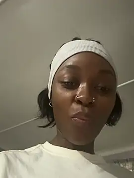 xxTatiannaxx online show from 06-25-26, 11:32