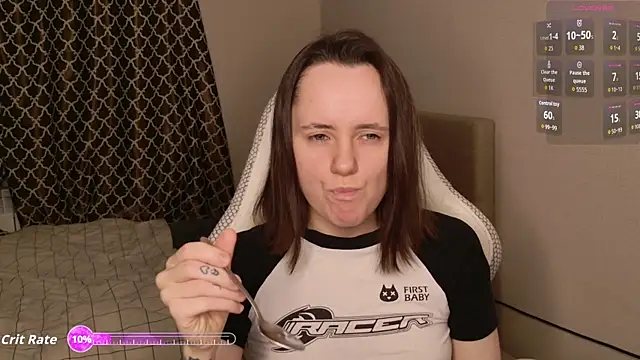 Luna Loveee online show from 12-19-25, 03:43