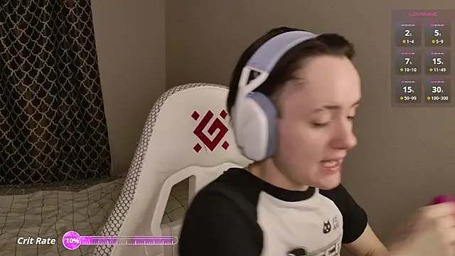 Luna Loveee online show from 02-11-26, 03:50