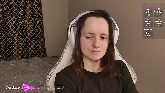 Luna Loveee online show from 02-05-26, 03:57