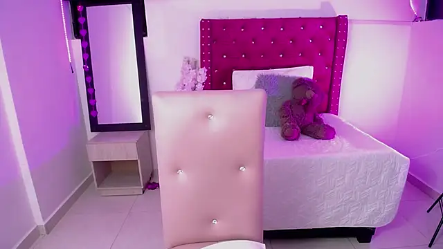 Snapshot of ValeAmayaa chatting on 03-11-25, 07:47 ValeAmayaa online show from 03-11-25, 07:47