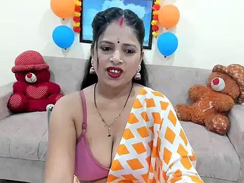 leahgotiii online show from 09-19-25, 03:32