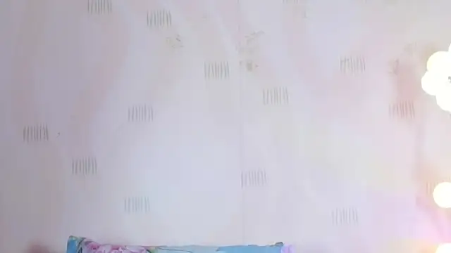 Snapshot of innocenthazel chatting on 06-12-26, 02:53 innocenthazel online show from 06-12-26, 02:53
