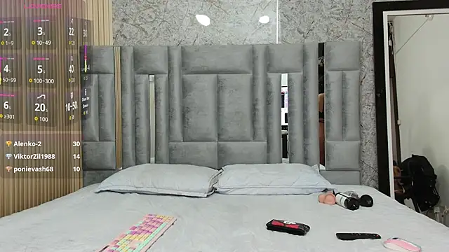 innocenthazel online show from 10-29-25, 03:05