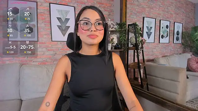 Snapshot of Lucia_Brown_ chatting on 10-02-25, 06:44 Lucia Brown online show from 10-02-25, 06:44