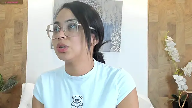 Snapshot of Lucia_Brown_ chatting on 06-03-26, 10:47 Lucia Brown online show from 06-03-26, 10:47