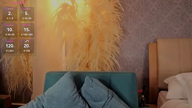 Lucia Brown  online show from 04-15-26, 06:23