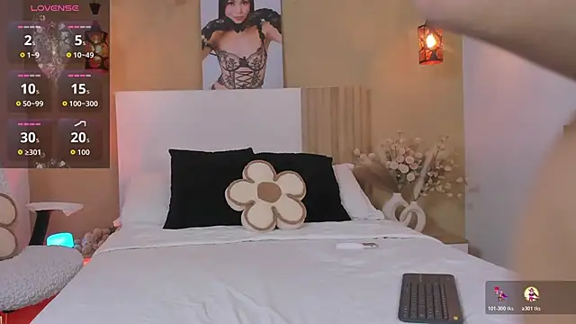 Snapshot of Lucia_Brown_ chatting on 11-04-25, 02:21 Lucia Brown online show from 11-04-25, 02:21