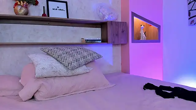 Snapshot of Lucia_Brown_ chatting on 03-16-25, 07:06 Lucia Brown online show from 03-16-25, 07:06