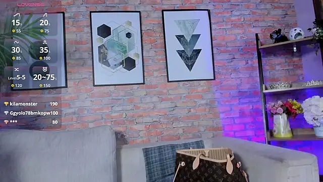 Snapshot of Lucia_Brown_ chatting on 09-15-25, 04:24 Lucia Brown online show from 09-15-25, 04:24