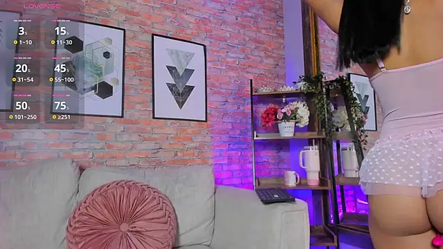 Snapshot of Lucia_Brown_ chatting on 09-29-25, 07:52 Lucia Brown online show from 09-29-25, 07:52