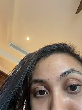 Lucia Brown  online show from 04-08-26, 10:33