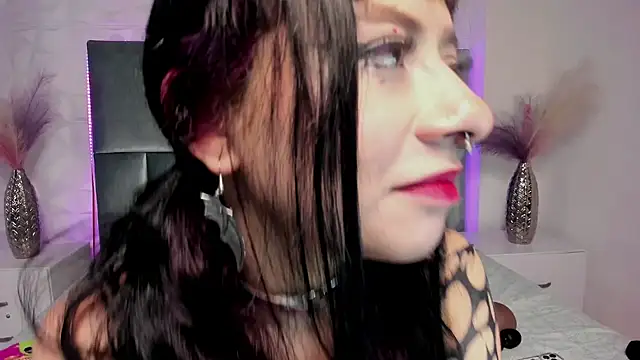 Selene bennet online show from 11-07-25, 04:39