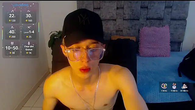 Snapshot of skinny_bigcock02 chatting on 10-01-25, 09:29 skinny bigcock02 online show from 10-01-25, 09:29