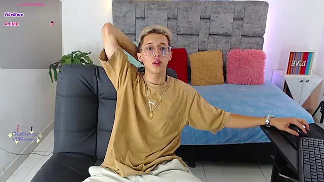 skinny bigcock02 online show from 12-03-25, 08:52