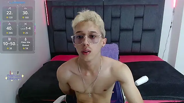 Snapshot of skinny_bigcock02 chatting on 09-15-25, 07:03 skinny bigcock02 online show from 09-15-25, 07:03