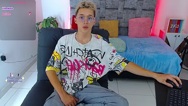 skinny bigcock02 online show from 12-05-25, 09:23