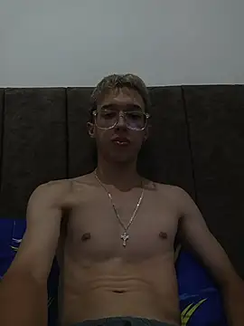 Snapshot of skinny_bigcock02 chatting on 10-14-25, 04:46 skinny bigcock02 online show from 10-14-25, 04:46