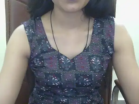 Snapshot of Cute_Pihu01 chatting on 10-02-25, 06:00 Cute Pihu01 online show from 10-02-25, 06:00